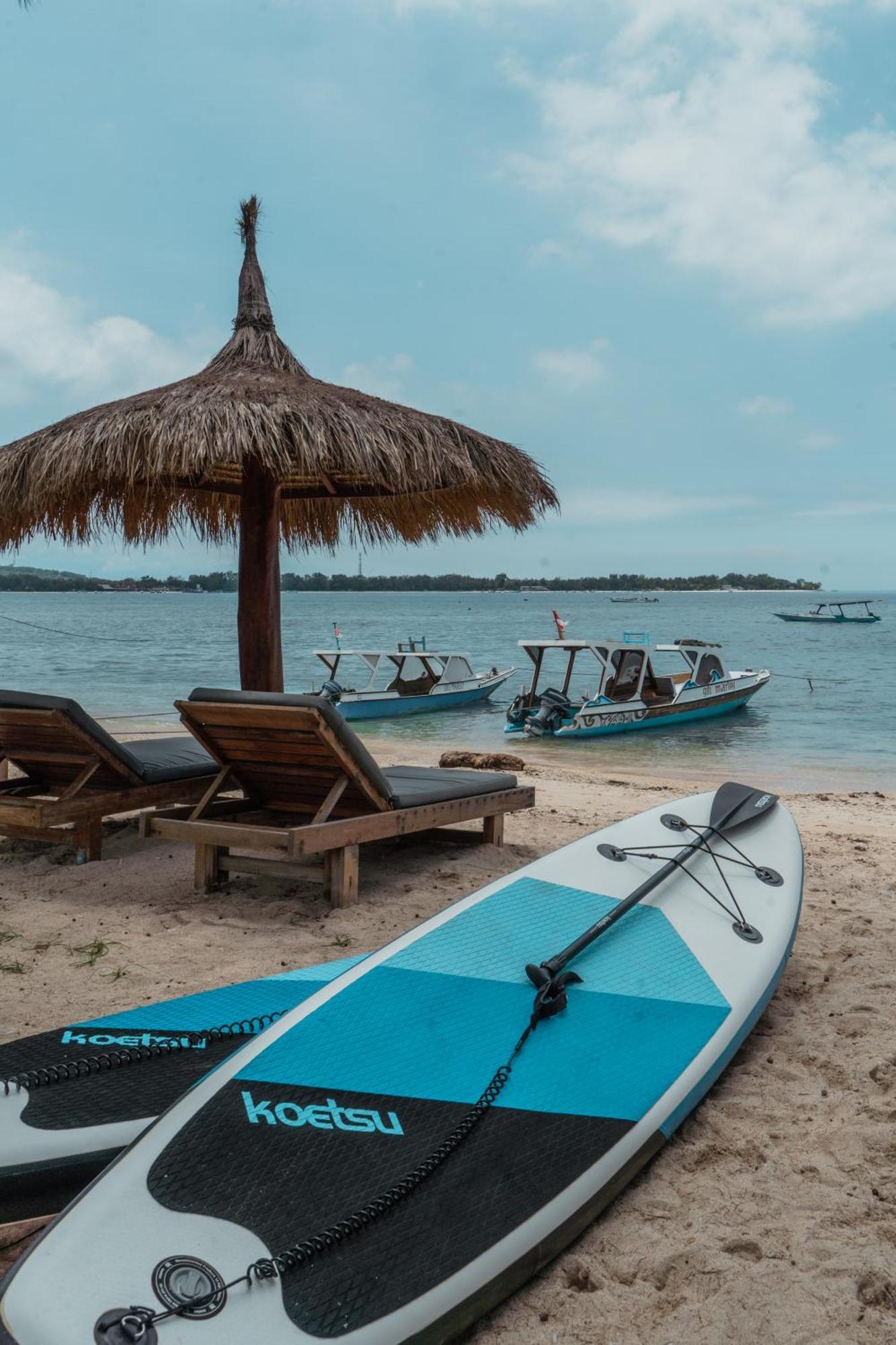 Sunscape Villa - Beachfront And Private Pool Gili Air Exterior photo