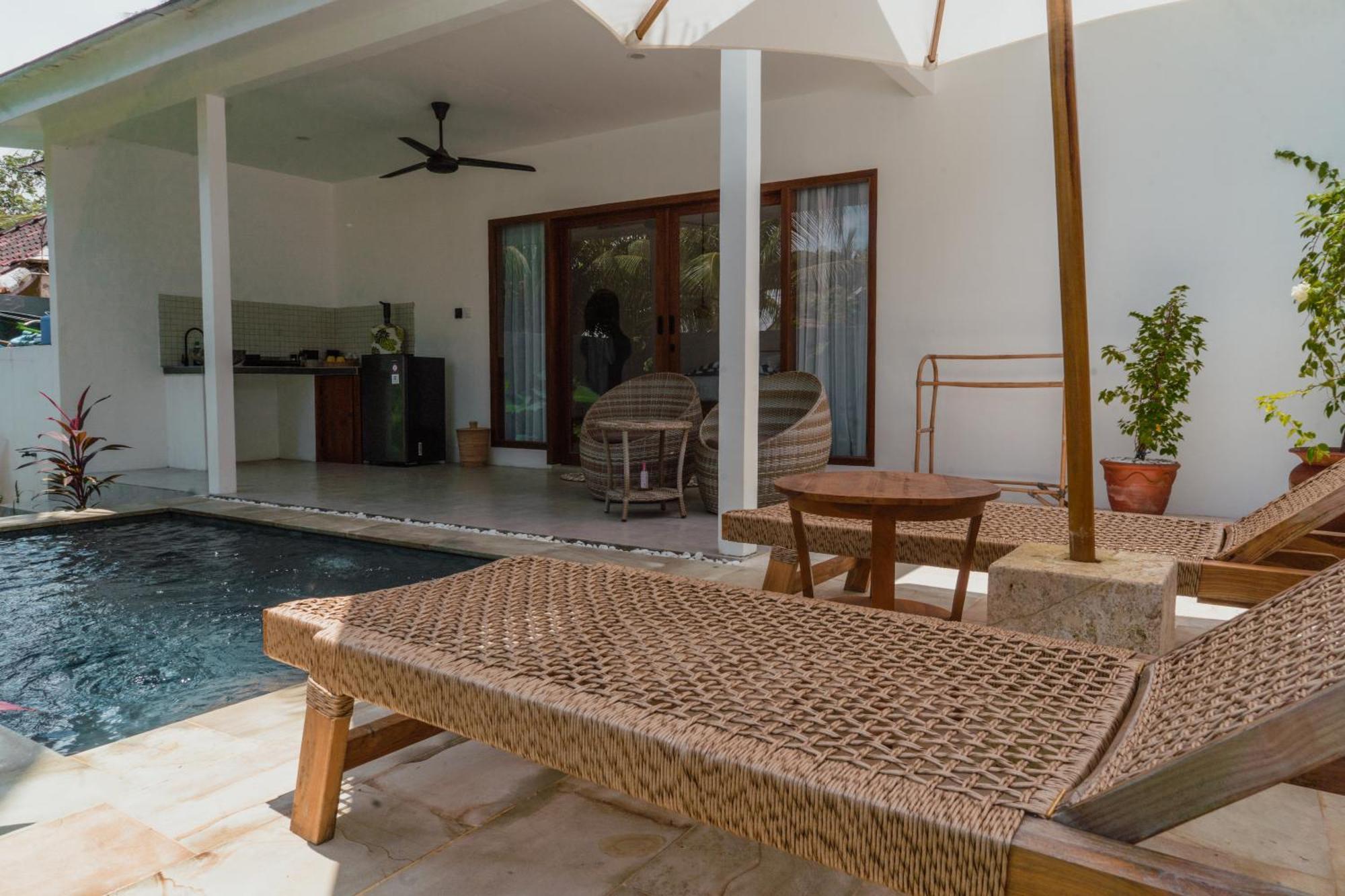 Sunscape Villa - Beachfront And Private Pool Gili Air Exterior photo